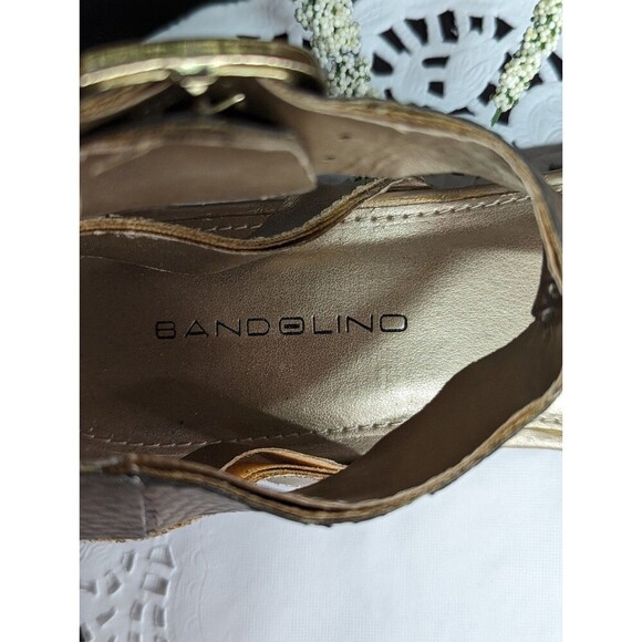 Bandolino Size 7.5 Gold T Strap Sandals - Picture 4 of 6